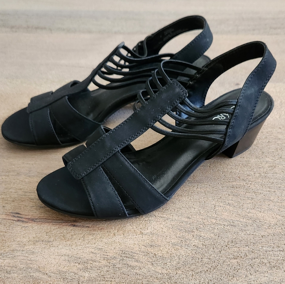 Resaro Women's Sandals